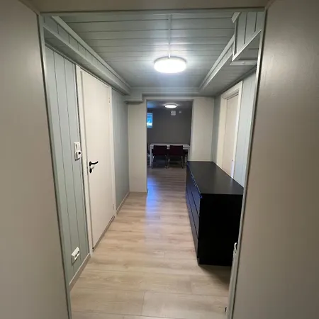 Apartament Modern Basement *